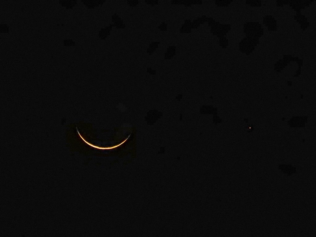 月齢28の細い月と水星